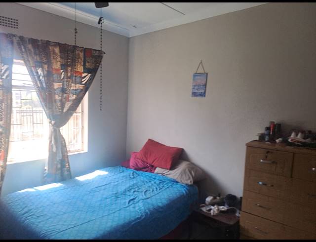 3 BEDROOM FREEHOLD FOR SALE IN RUSTENBURG NORTH